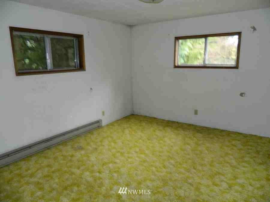 8009 Van Decar Road Southeast Port Orchard, WA 98367 - Photo 9 of 15 Gallery Image 9
