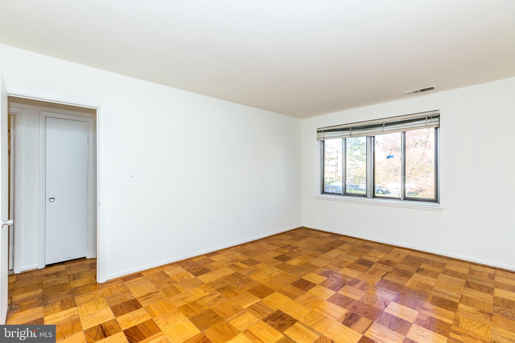 7 Hamill Road, Unit 7C Baltimore, MD 21210 - Photo 14 of 23 Primary bedroom