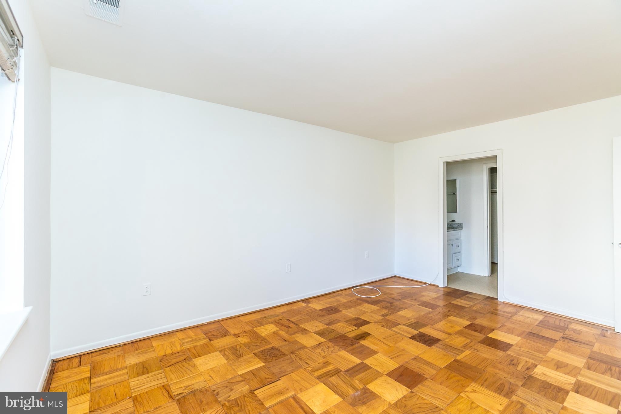 7 Hamill Road, Unit 7C Baltimore, MD 21210 - Photo 16 of 23 Primary bedroom