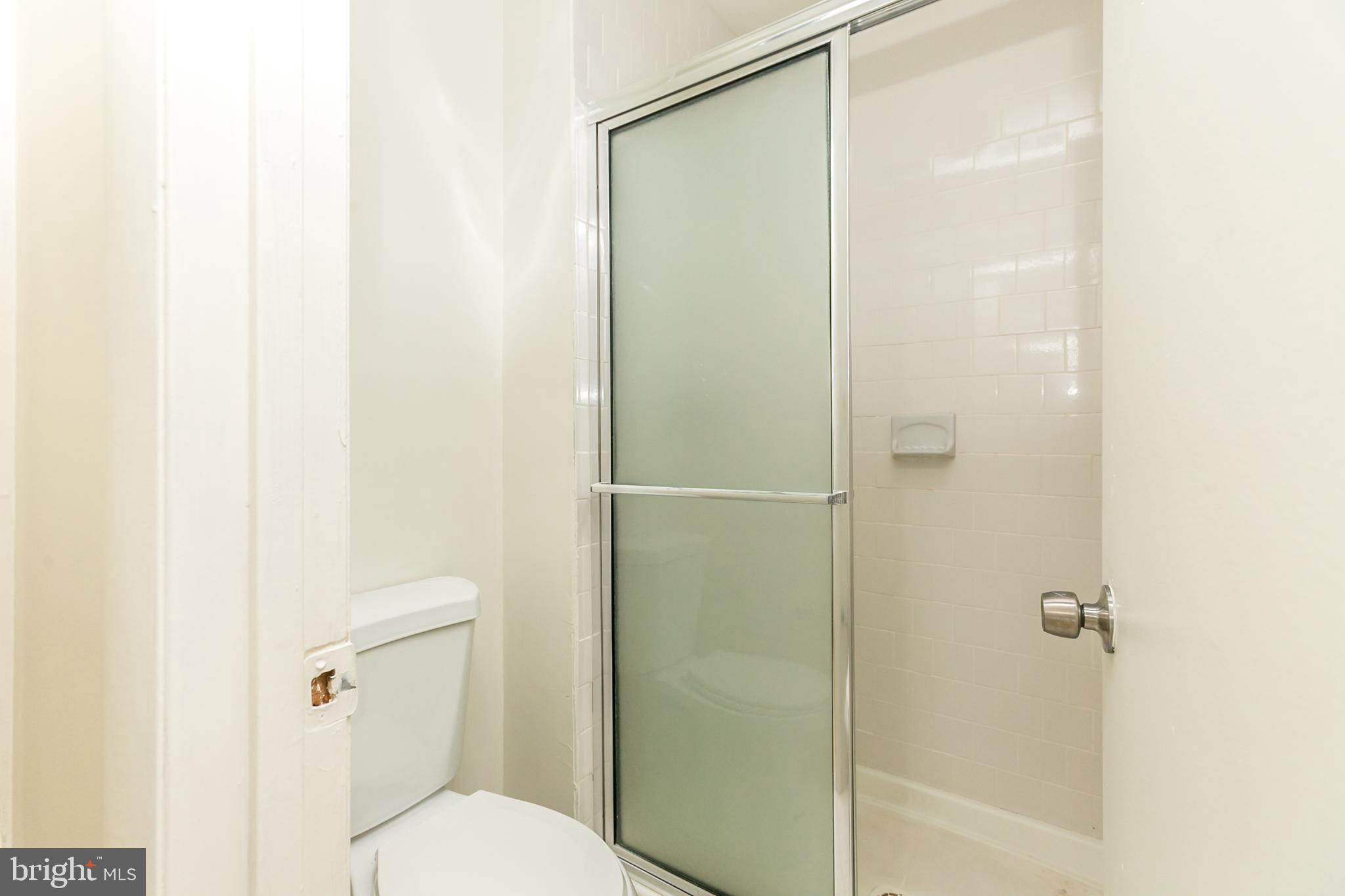 7 Hamill Road, Unit 7C Baltimore, MD 21210 - Photo 18 of 23 Primary shower