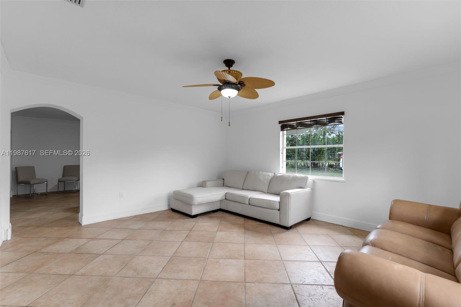 9840 Southwest 60th Street Miami, FL 33173 - Photo 7 of 37 a living room with furniture