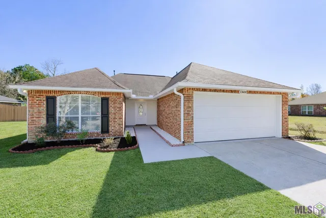 $235,000 | 23680 South Point Drive, Denham Springs, LA 70726