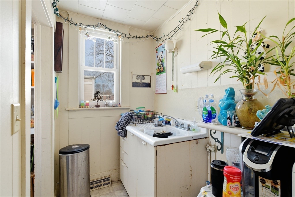 86 Conz Street Northampton, MA 01060 - Photo 21 of 27