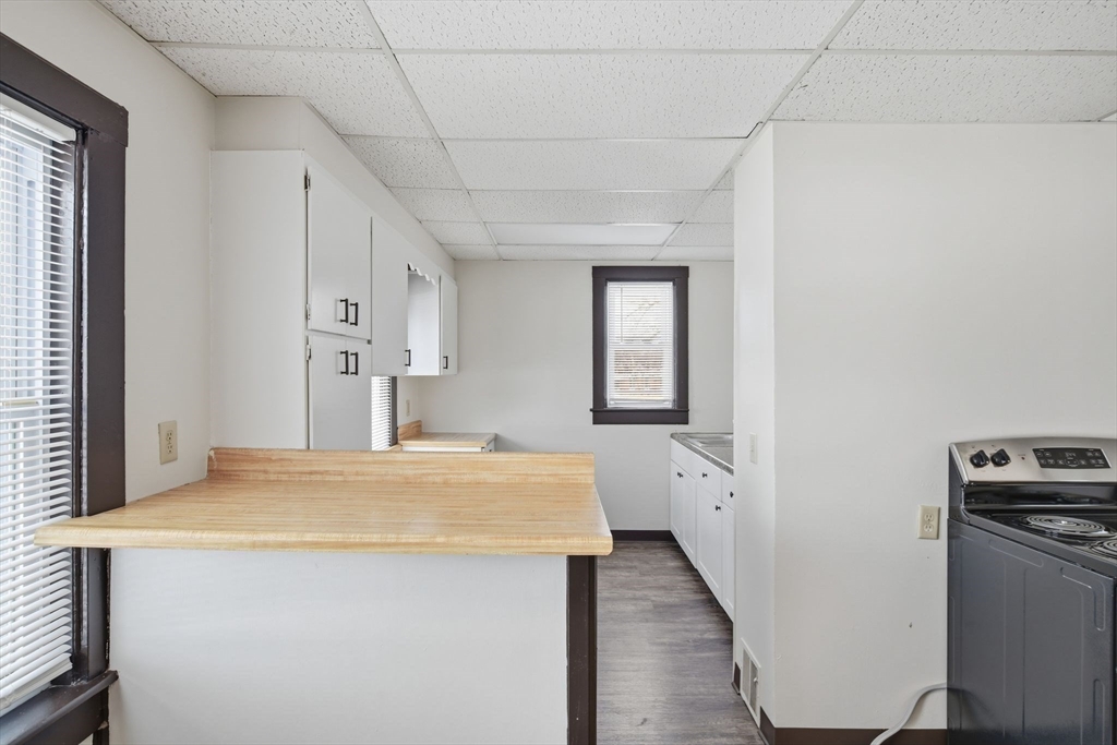 86 Conz Street Northampton, MA 01060 - Photo 4 of 27