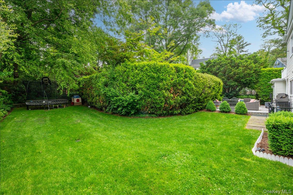 49 Eton Road Larchmont, NY 10538 - Photo 23 of 34 a view of green field