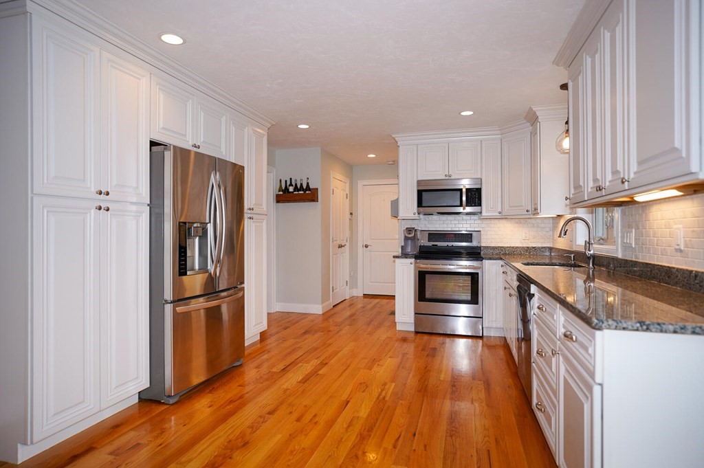 78 Mendon Street Upton, MA 01568 - Photo 8 of 38 Gallery Image 8
