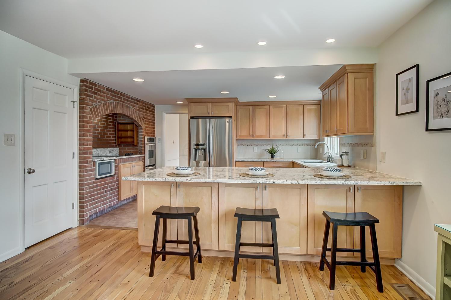 2477 Lytham Road Columbus, OH 43220 - Photo 13 of 56