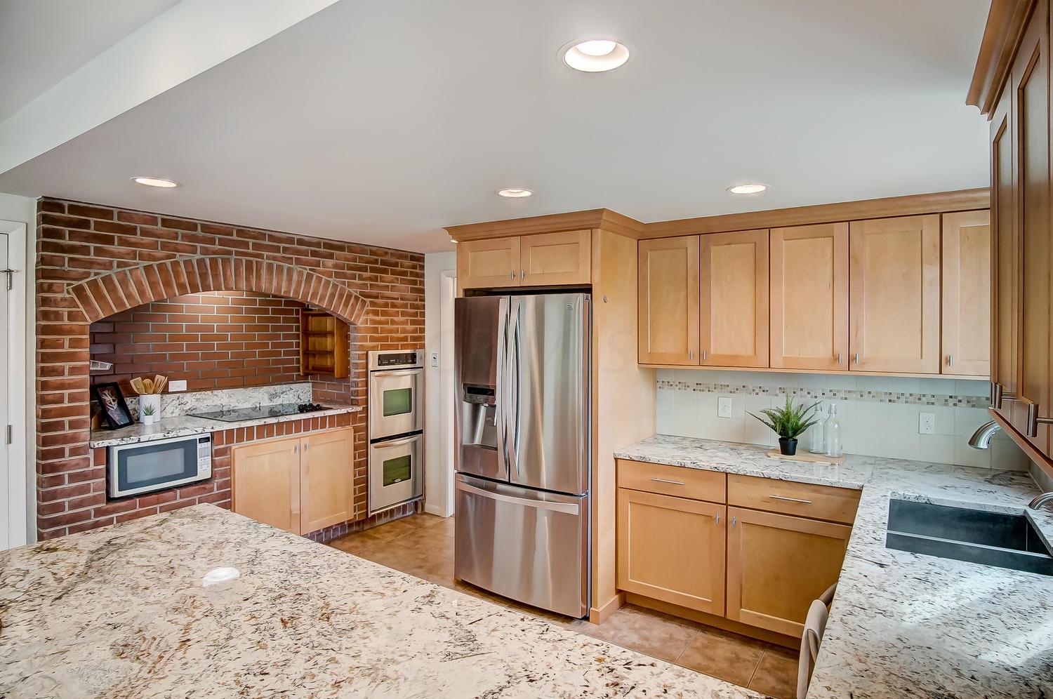 2477 Lytham Road Columbus, OH 43220 - Photo 15 of 56