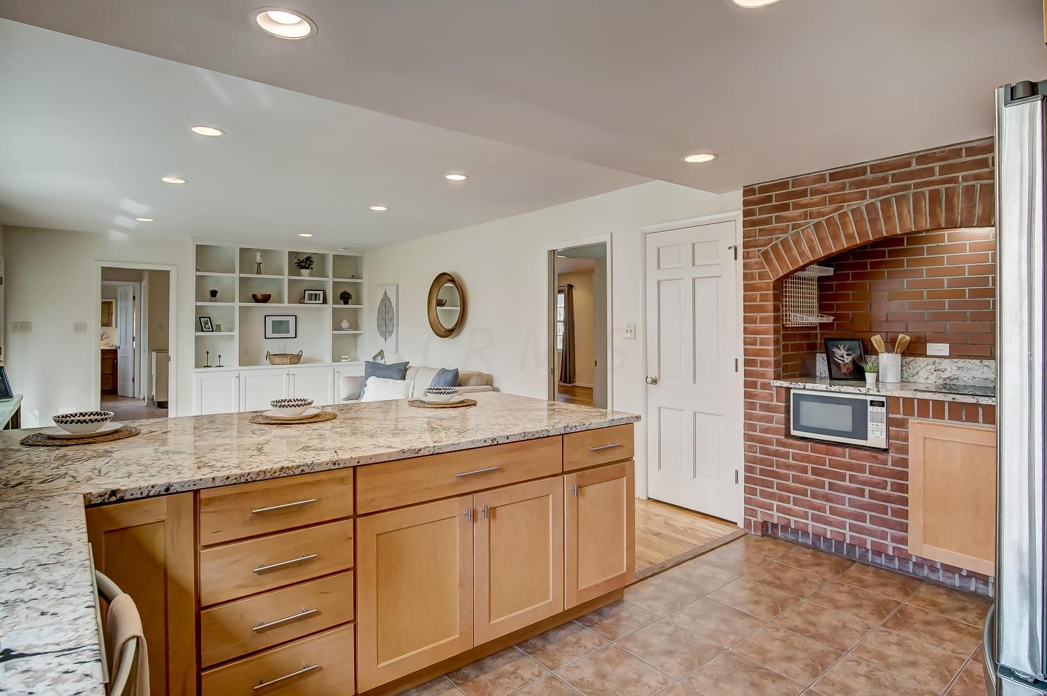 2477 Lytham Road Columbus, OH 43220 - Photo 16 of 56