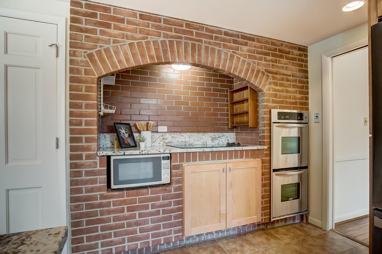 2477 Lytham Road Columbus, OH 43220 - Photo 19 of 56