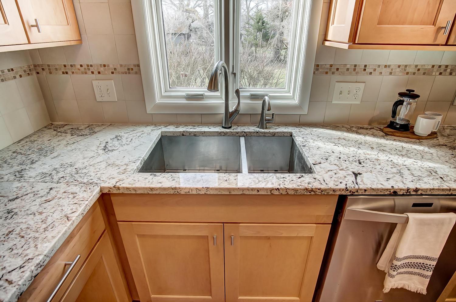 2477 Lytham Road Columbus, OH 43220 - Photo 20 of 56