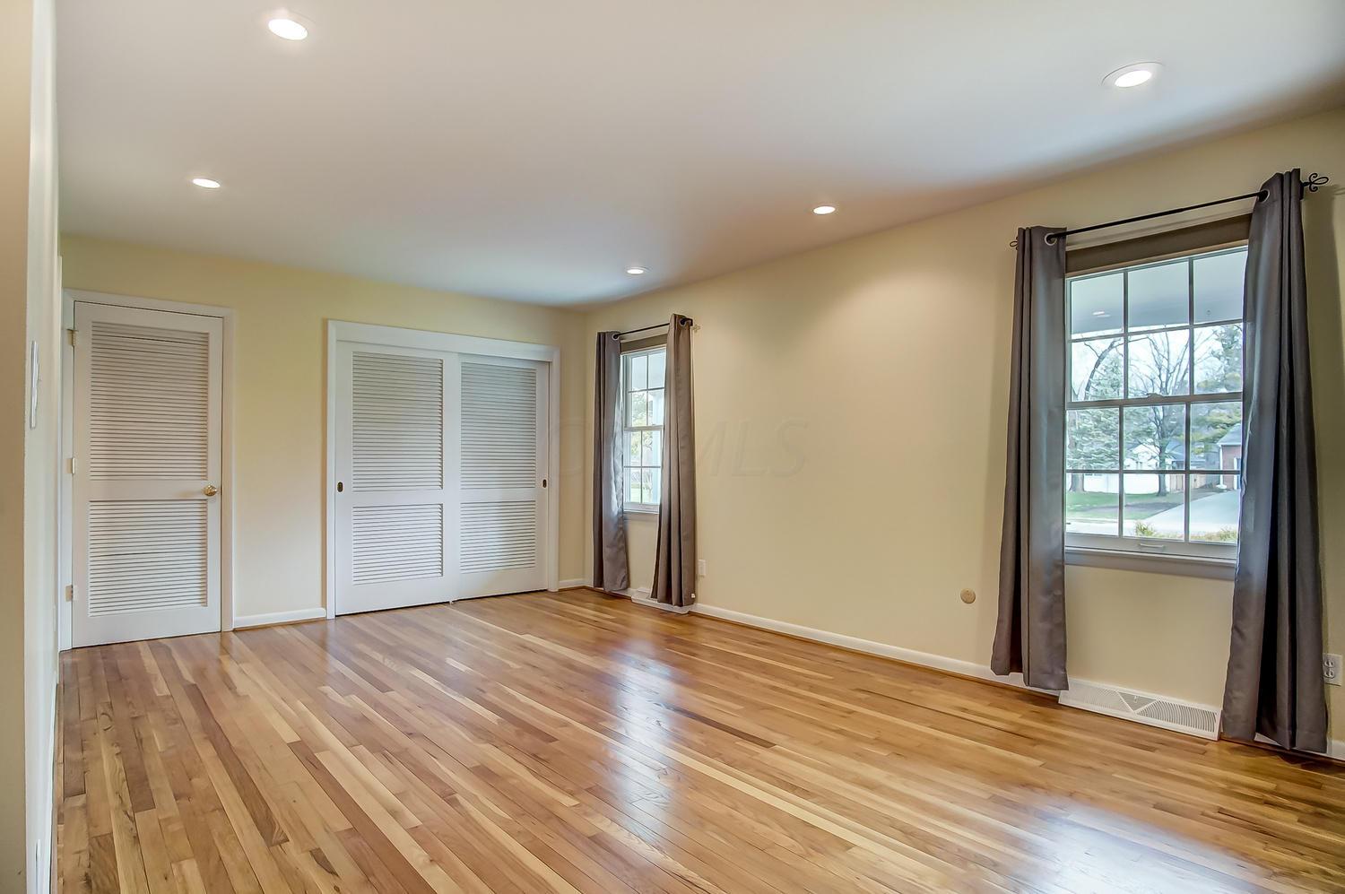 2477 Lytham Road Columbus, OH 43220 - Photo 25 of 56