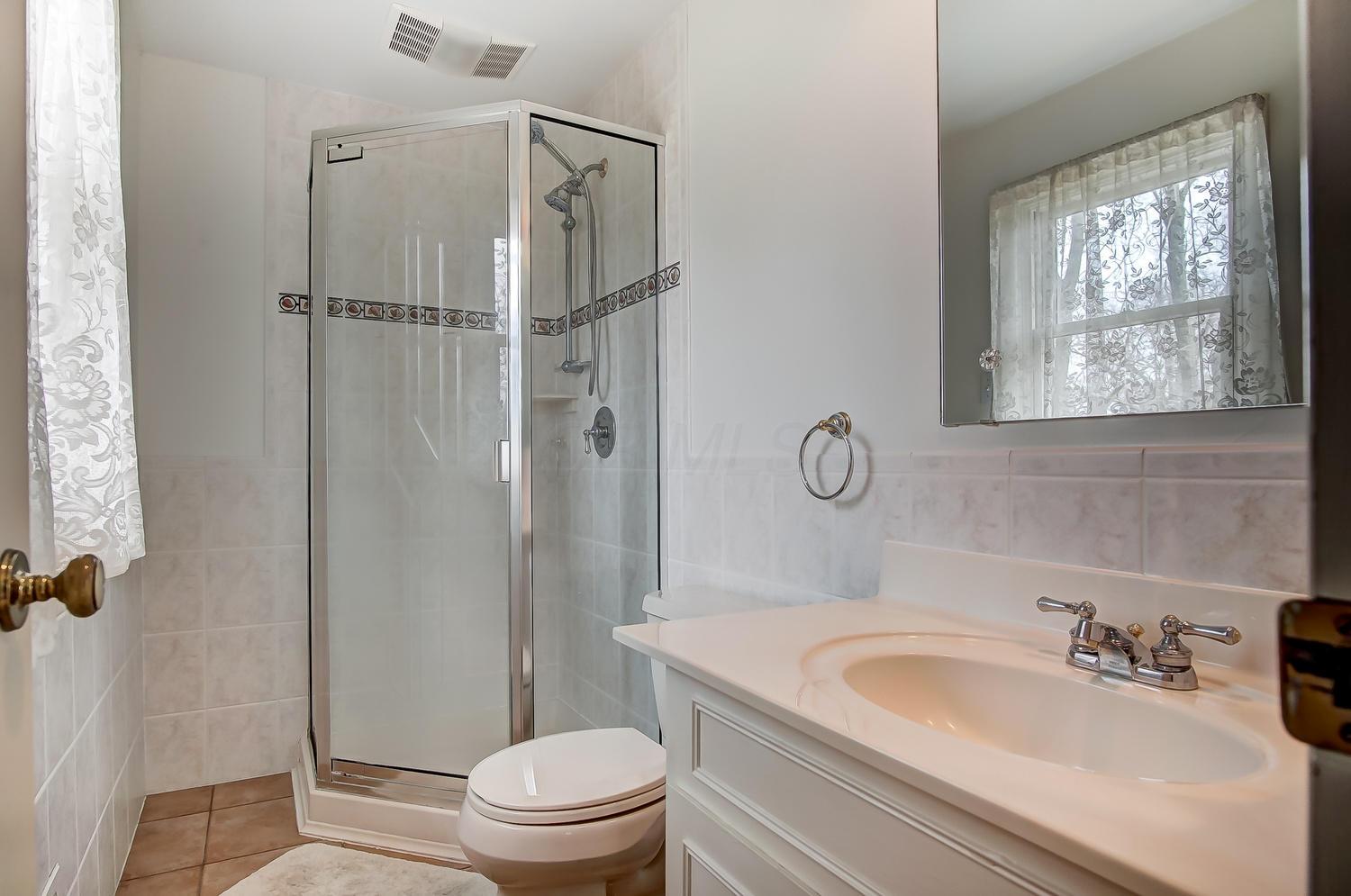 2477 Lytham Road Columbus, OH 43220 - Photo 32 of 56