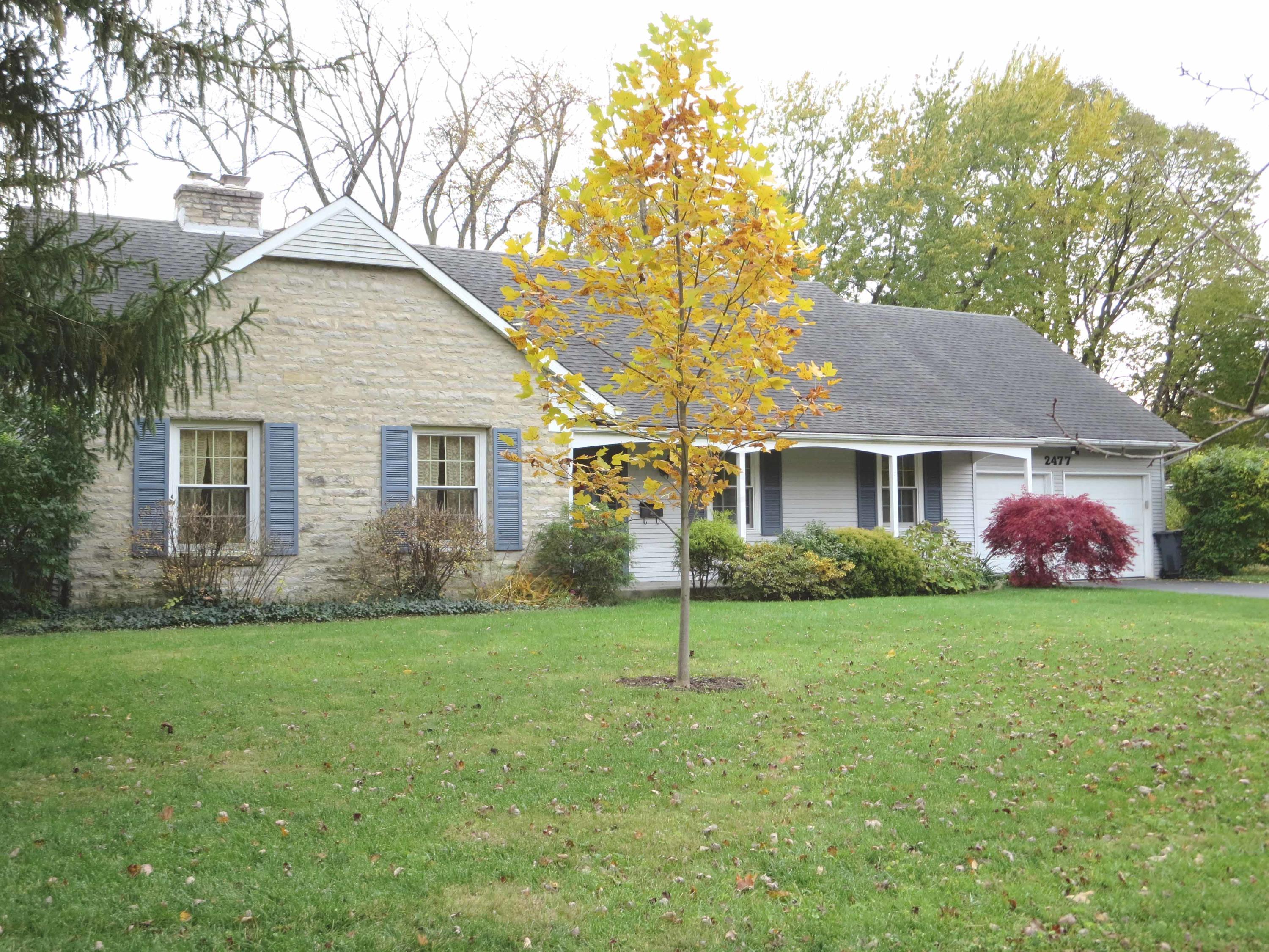 2477 Lytham Road Columbus, OH 43220 - Photo 4 of 56