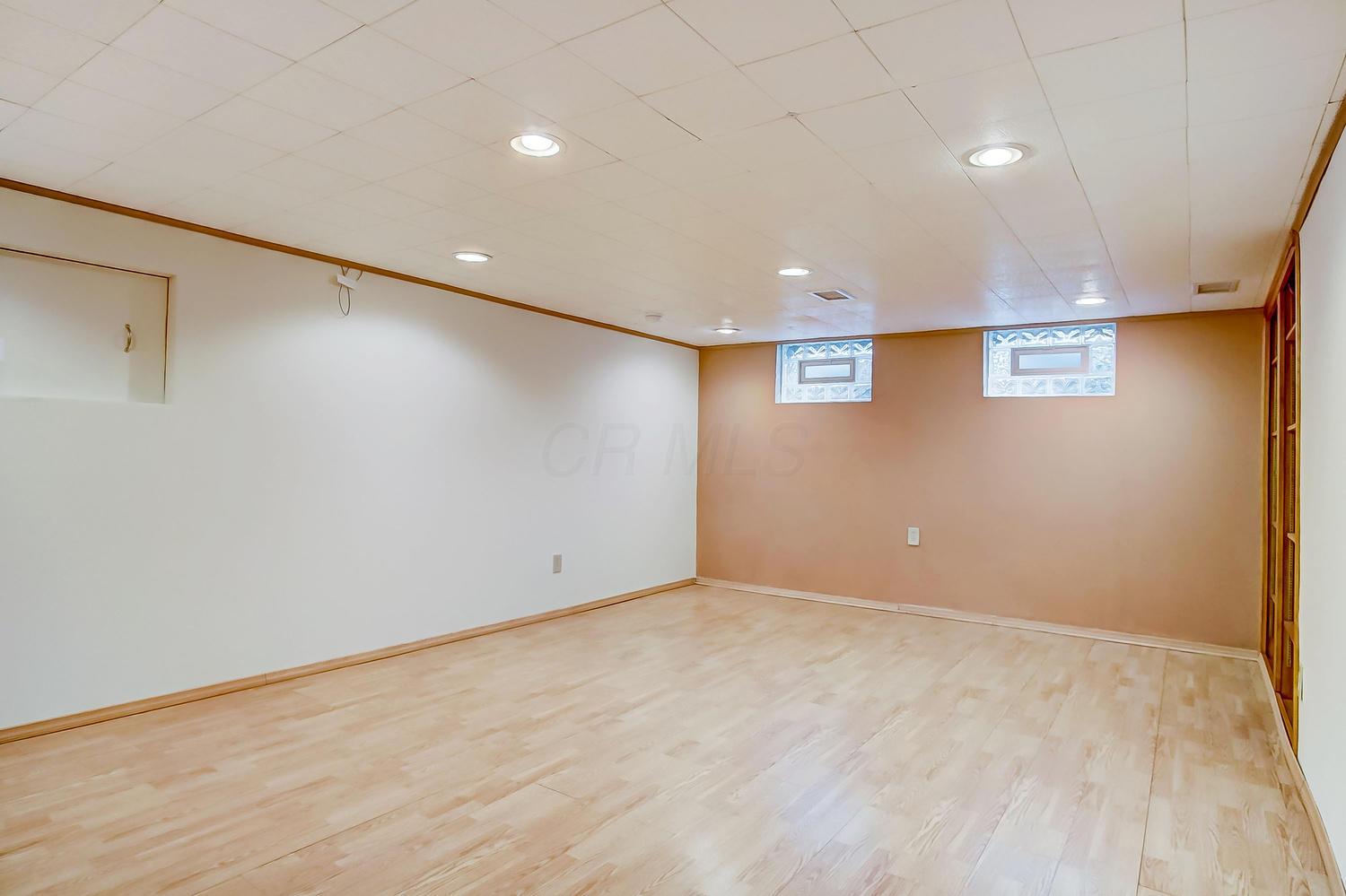 2477 Lytham Road Columbus, OH 43220 - Photo 41 of 56
