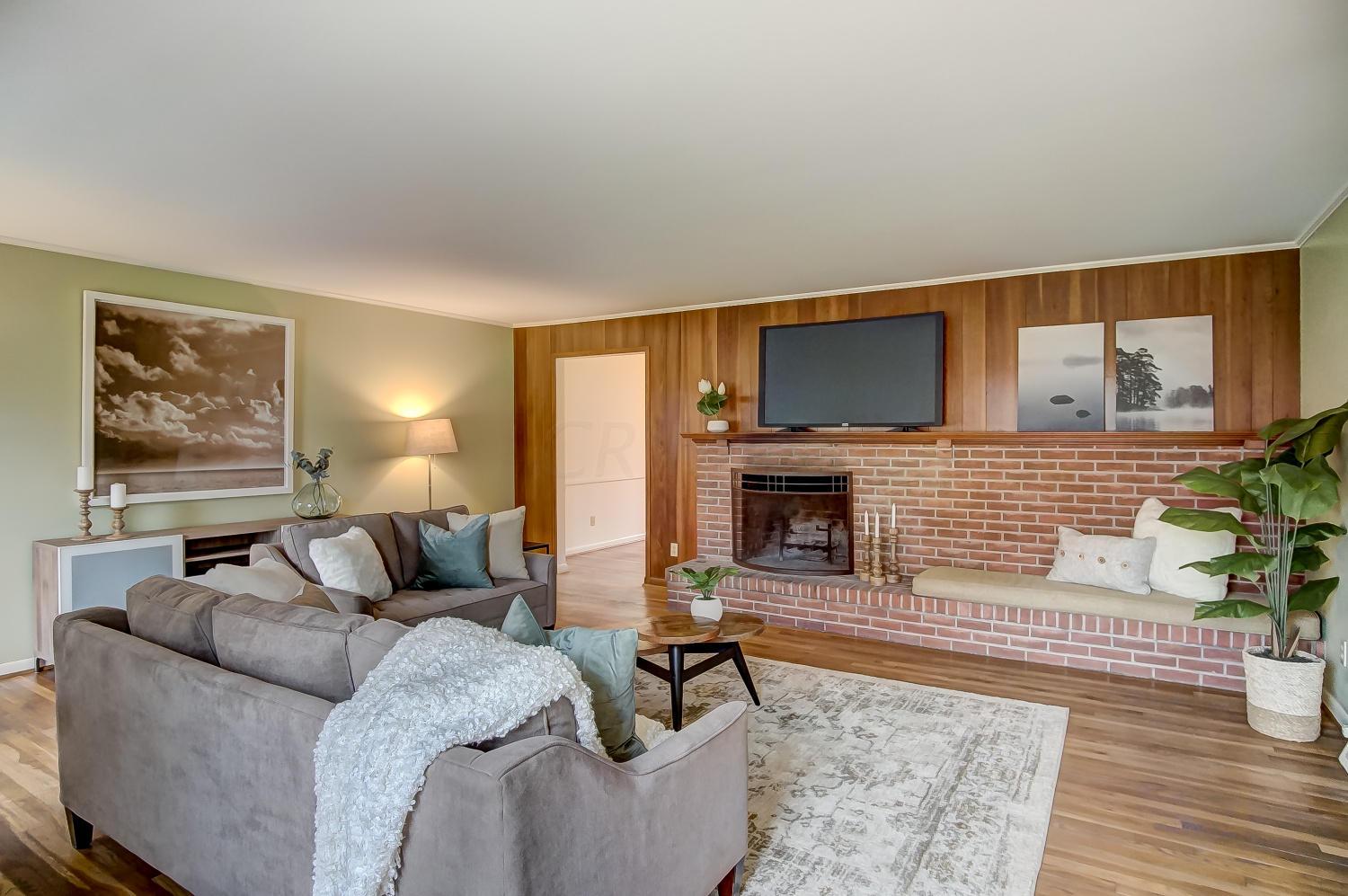 2477 Lytham Road Columbus, OH 43220 - Photo 7 of 56