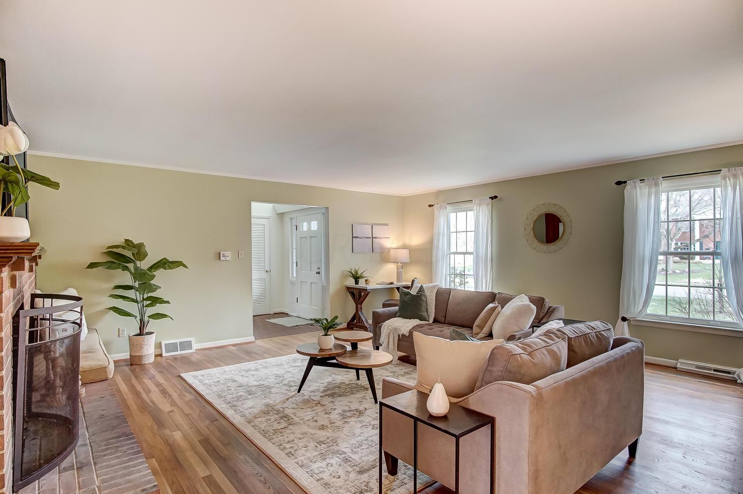 2477 Lytham Road Columbus, OH 43220 - Photo 9 of 56