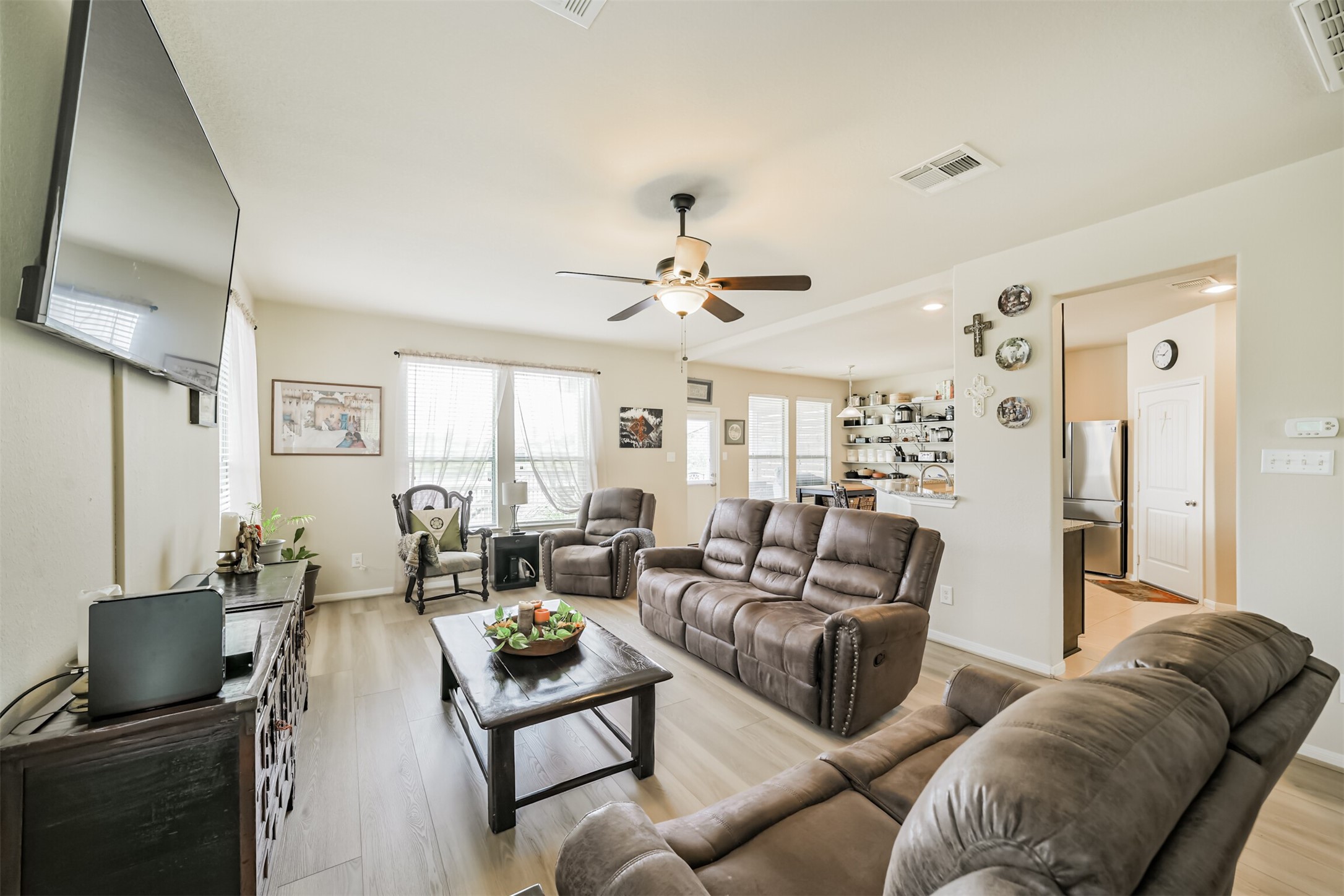 12009 La Salle River Road Conroe, TX 77304 - Photo 22 of 50 a living room with furniture