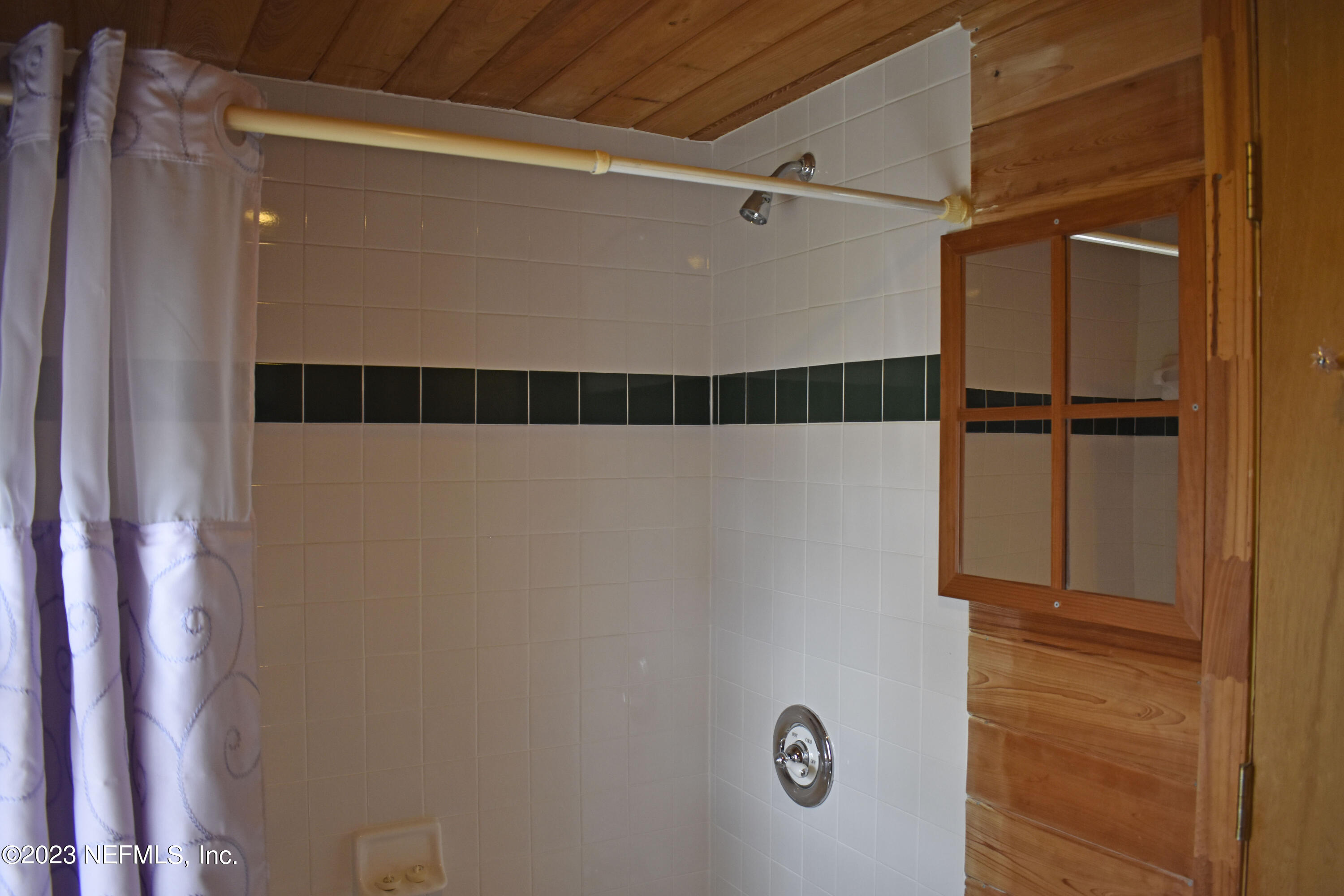 119 Whirlwind Loop Hawthorne, FL 32640 - Photo 27 of 52 2nd floor bathroom