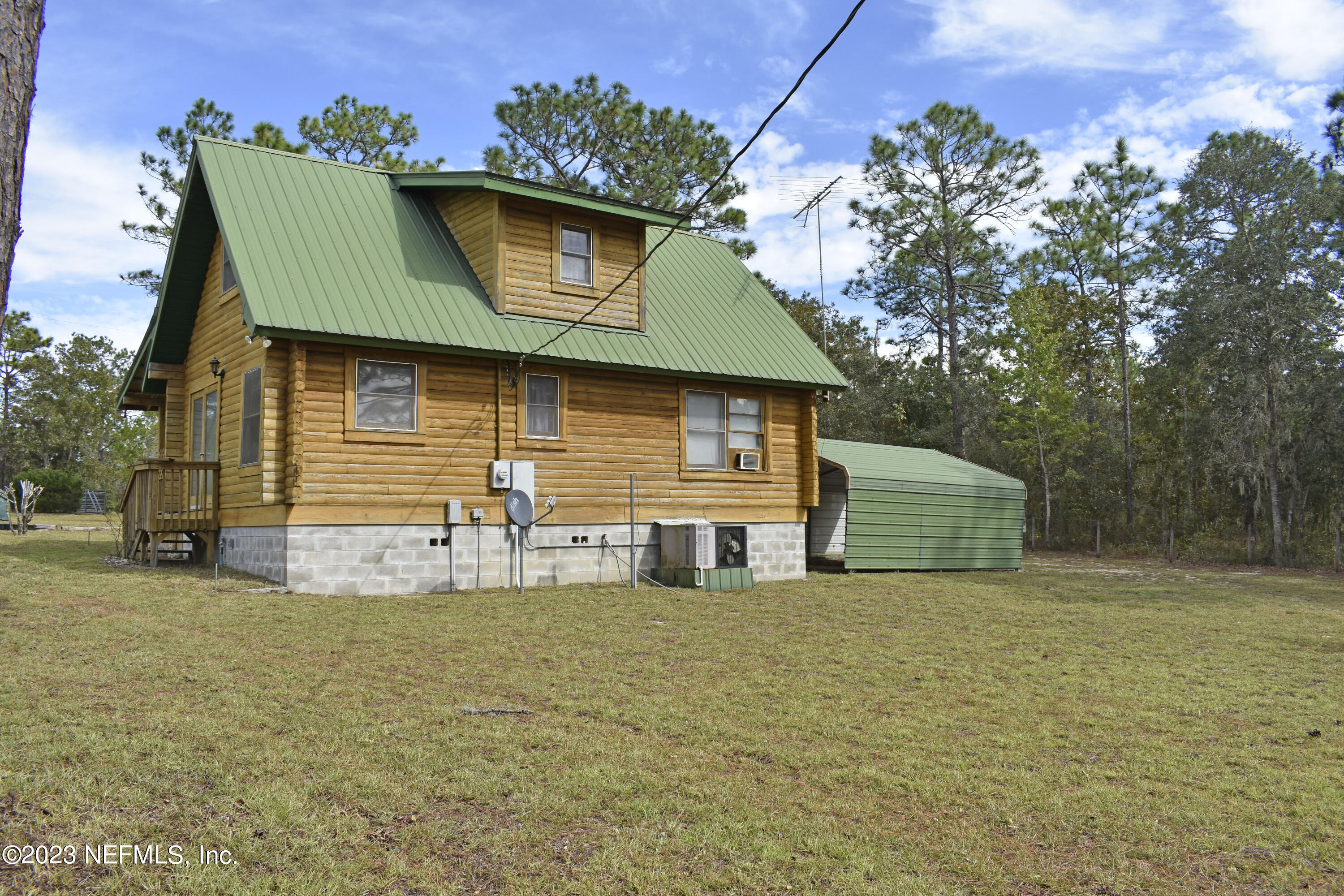 119 Whirlwind Loop Hawthorne, FL 32640 - Photo 36 of 52 back view