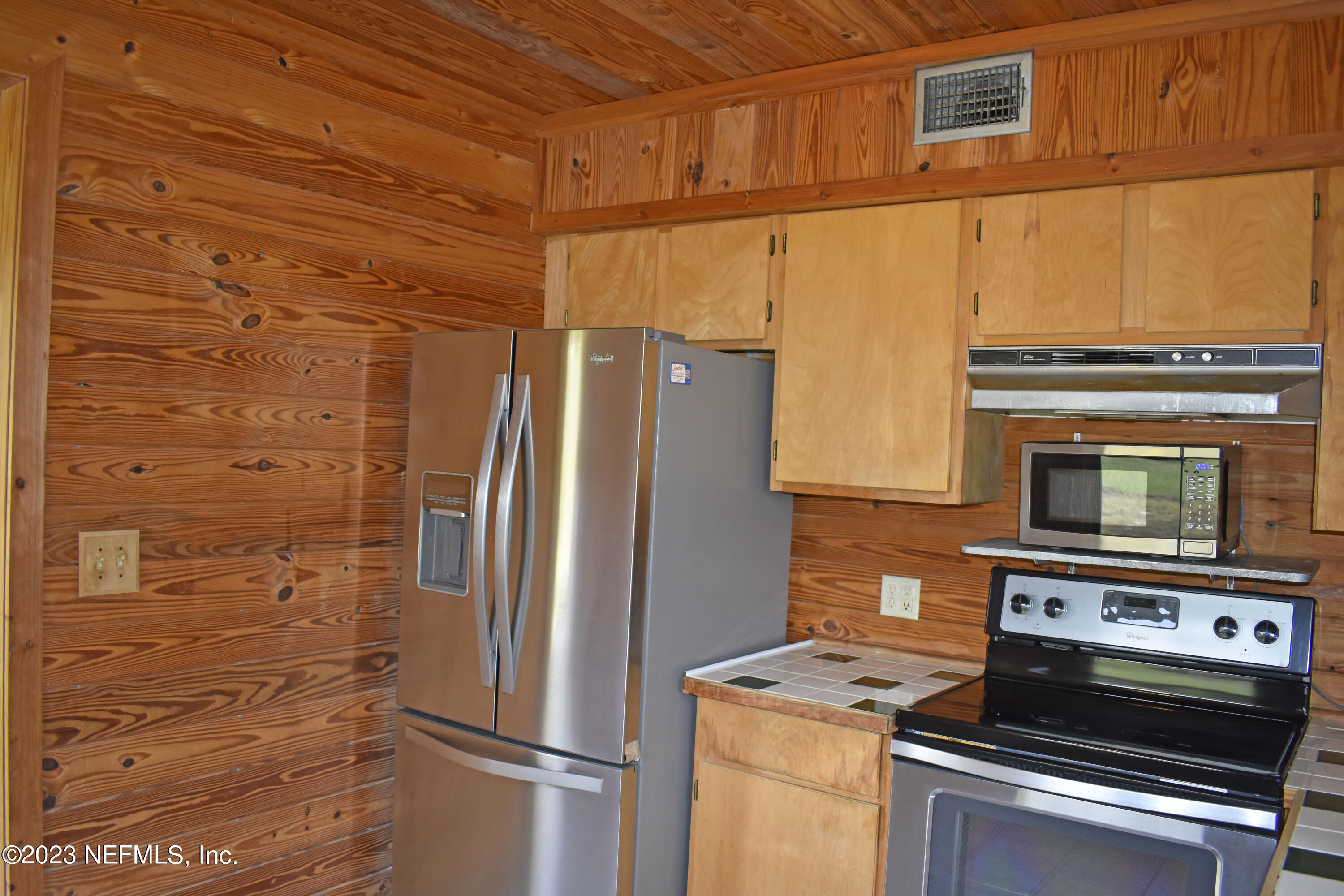 119 Whirlwind Loop Hawthorne, FL 32640 - Photo 8 of 52 119IS8