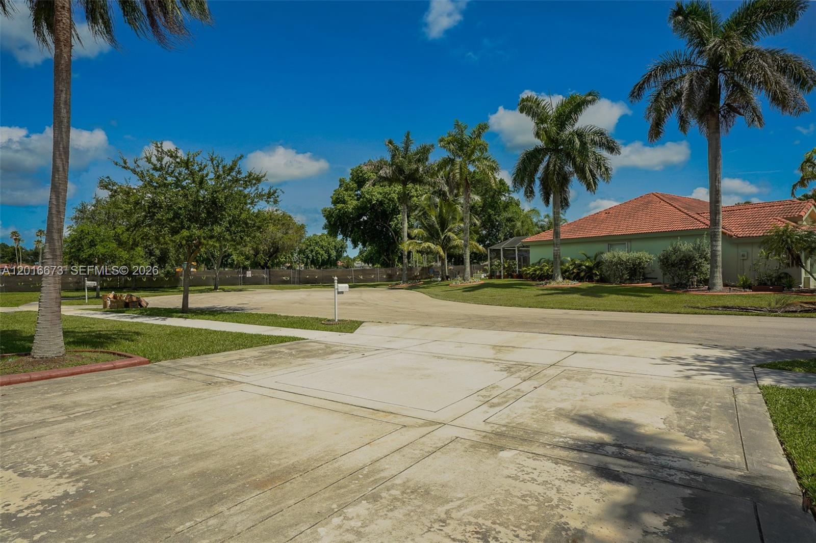 2575 Muirfield Terrace Homestead, FL 33035 - Photo 12 of 64
