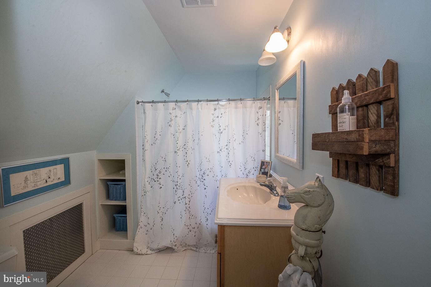 324 Conestoga Road Wayne, PA 19087 - Photo 57 of 81 3rd Floor Full Bathroom