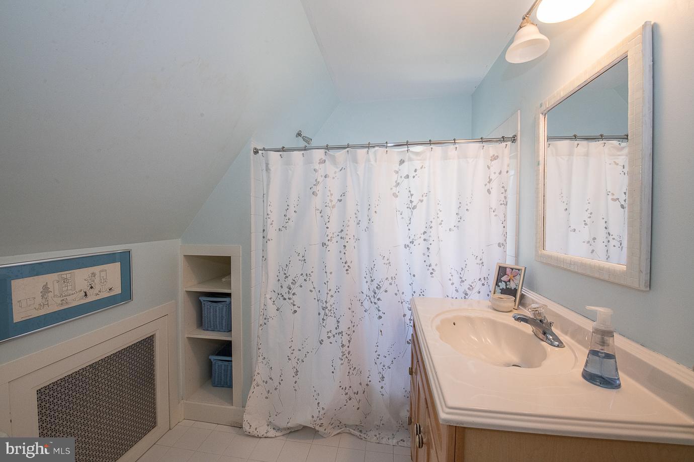 324 Conestoga Road Wayne, PA 19087 - Photo 58 of 81 3rd Floor Full Bathroom