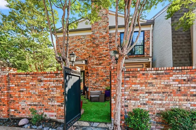 $365,000 | 15922 Archwood Lane, Unit 1011, Dallas, TX 75248