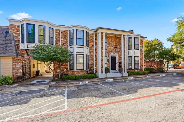 $365,000 | 15922 Archwood Lane, Unit 1011, Dallas, TX 75248