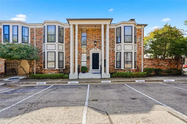 $365,000 | 15922 Archwood Lane, Unit 1011, Dallas, TX 75248