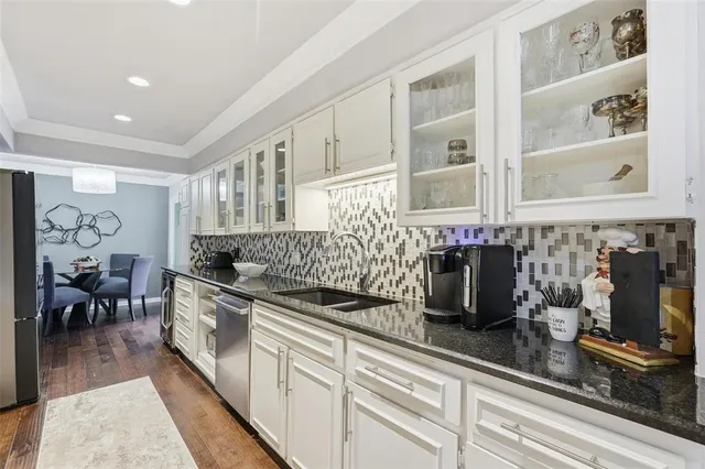 $365,000 | 15922 Archwood Lane, Unit 1011, Dallas, TX 75248