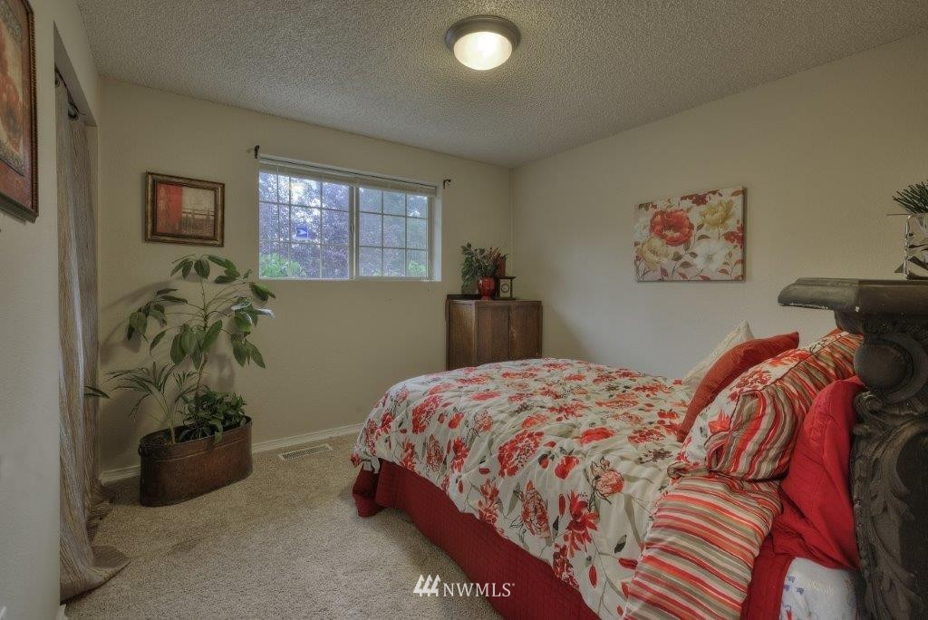 13909 147th Place Southeast Renton, WA 98059 - Photo 11 of 24 Gallery Image 11