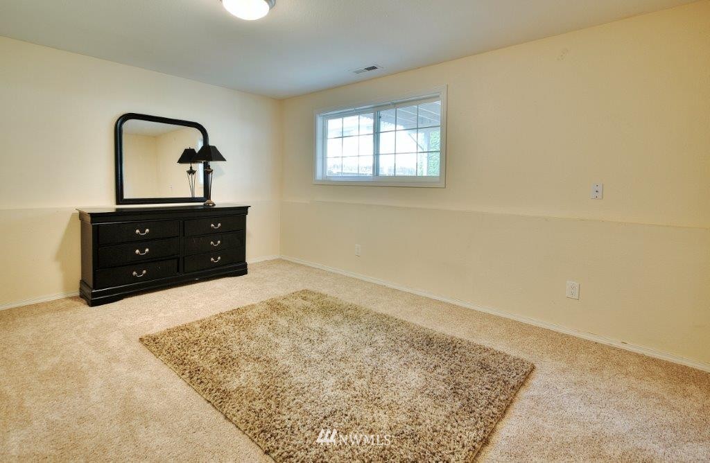 13909 147th Place Southeast Renton, WA 98059 - Photo 15 of 24 Gallery Image 15