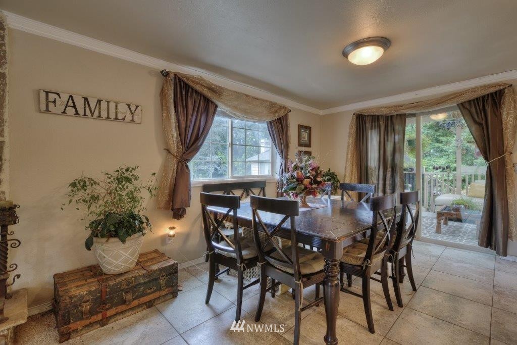 13909 147th Place Southeast Renton, WA 98059 - Photo 4 of 24 Gallery Image 4