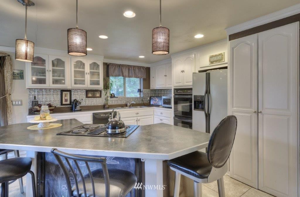 13909 147th Place Southeast Renton, WA 98059 - Photo 6 of 24 Gallery Image 6
