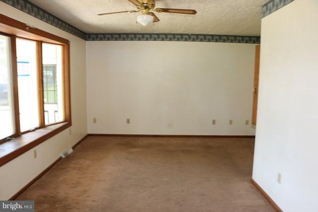 5 Bard Road Shippensburg, PA 17257 - Photo 4 of 17 Living Room