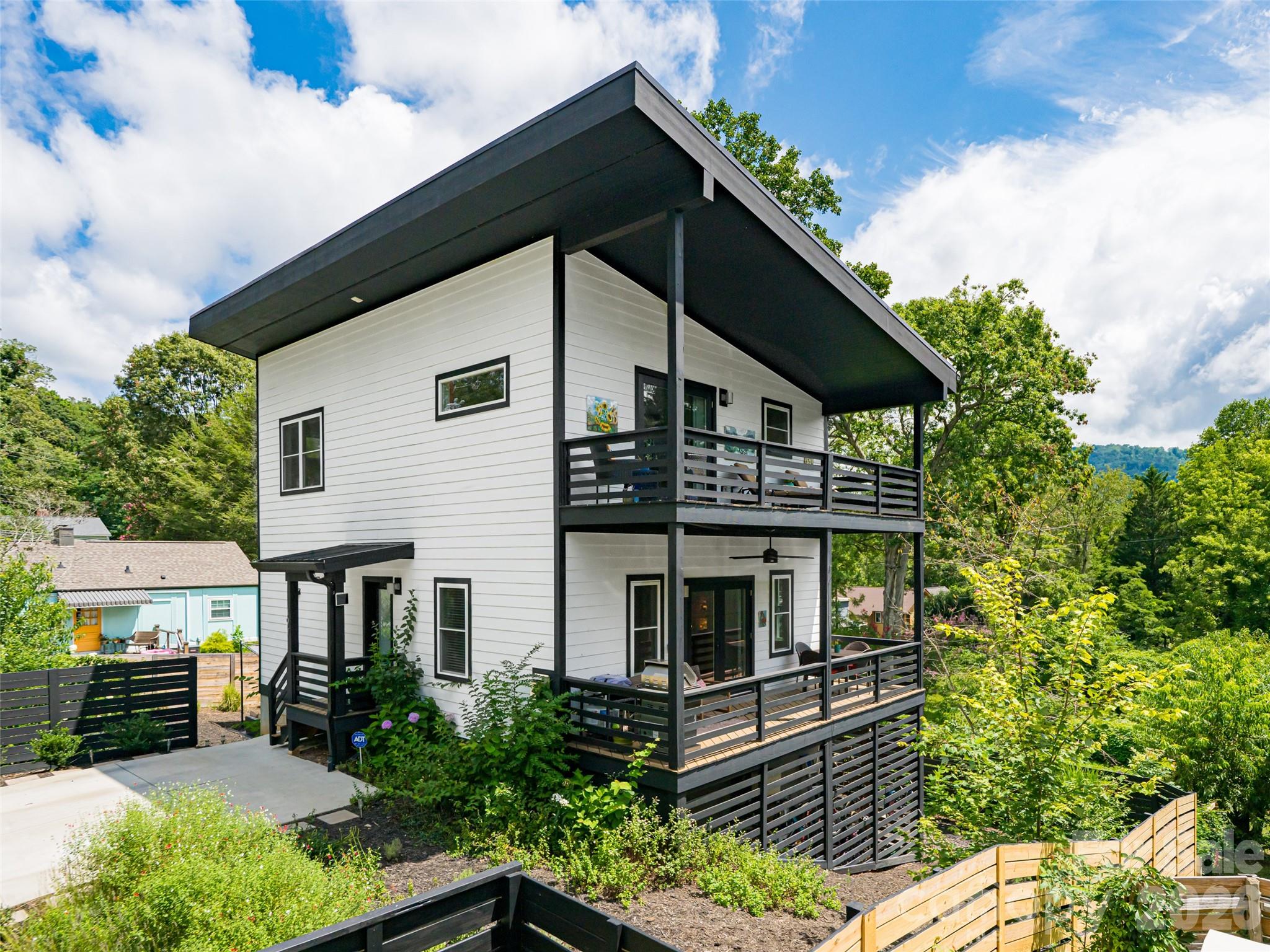 197 Chatham Road Asheville, NC 28804 - Photo 3 of 46 Gallery Image 3