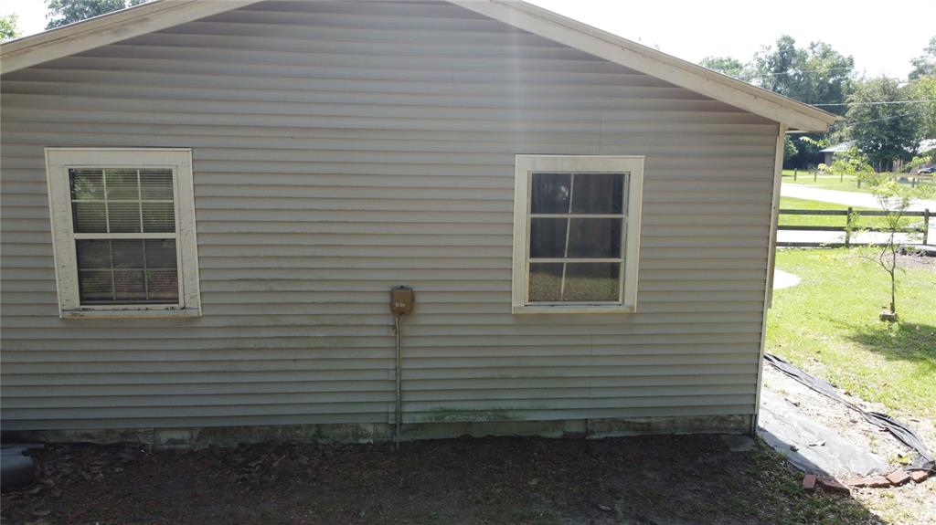 2995 Northeast 97th Street Road Anthony, FL 32617 - Photo 7 of 19