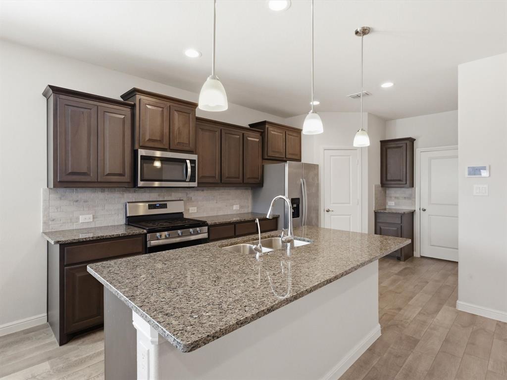 448 Regatta Lane Azle, TX 76020 - Photo 11 of 29