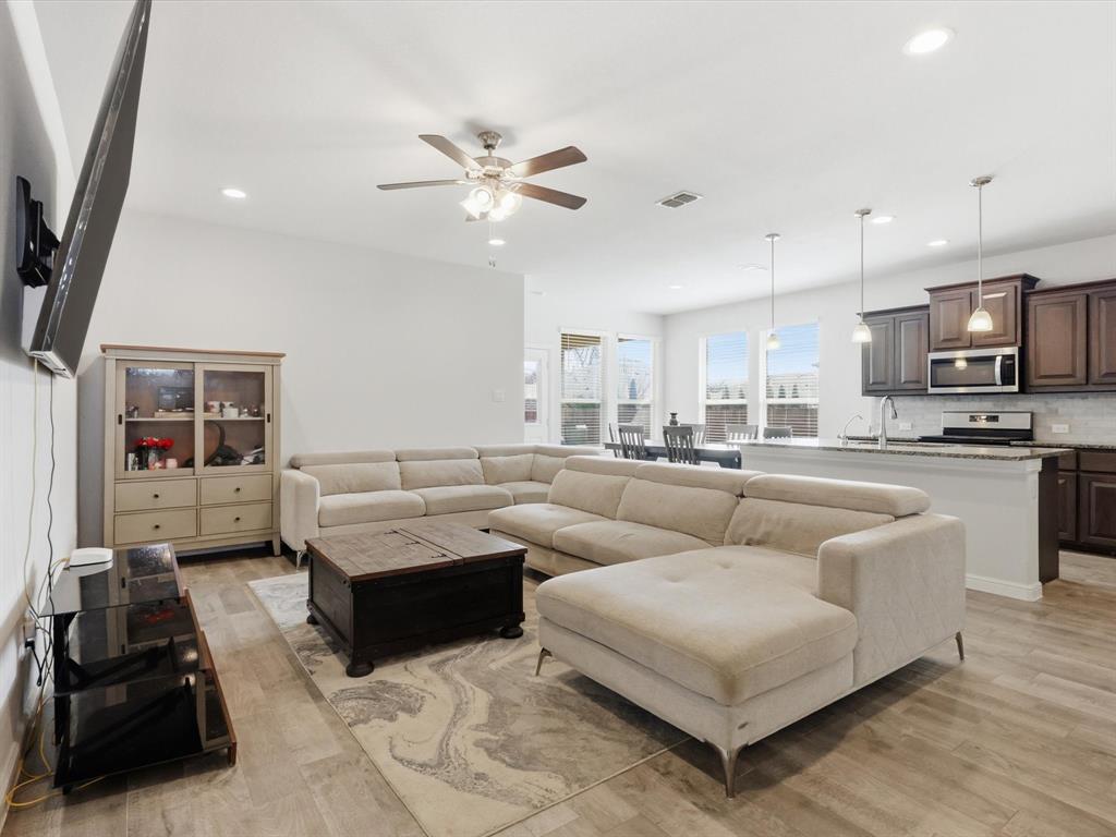448 Regatta Lane Azle, TX 76020 - Photo 6 of 29