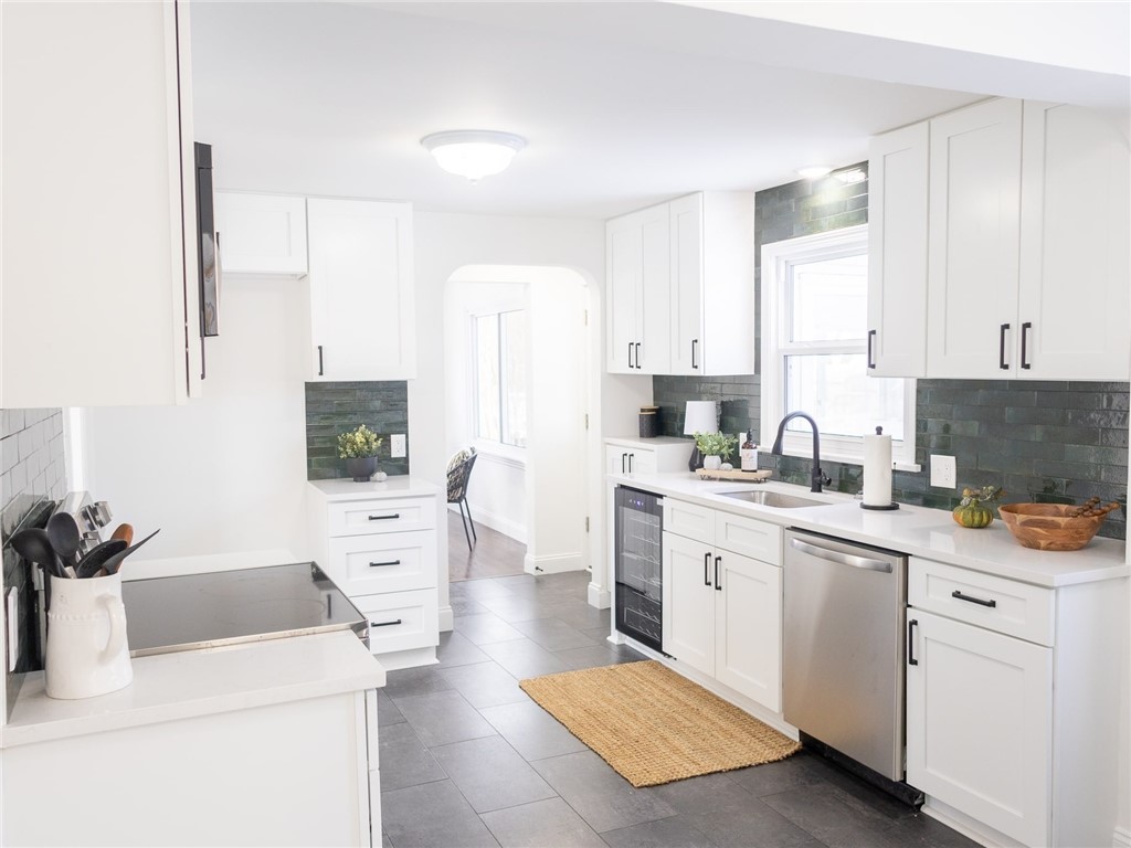 262 Simpson Road Irondequoit, NY 14617 - Photo 14 of 30