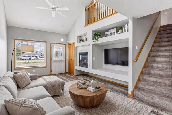 $279,900 | 858 Gannon Drive, Shakopee, MN 55379