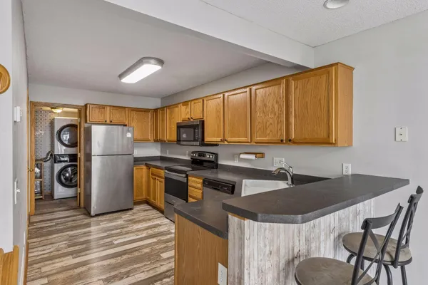 $279,900 | 858 Gannon Drive, Shakopee, MN 55379