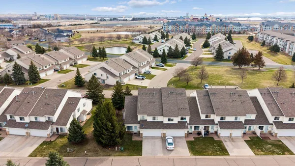 $279,900 | 858 Gannon Drive, Shakopee, MN 55379