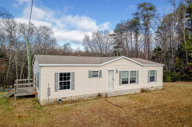 $225,000 | 582 Doug Luna Road, Walling, TN 38587