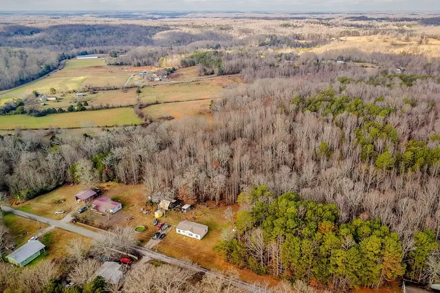 $225,000 | 582 Doug Luna Road, Walling, TN 38587
