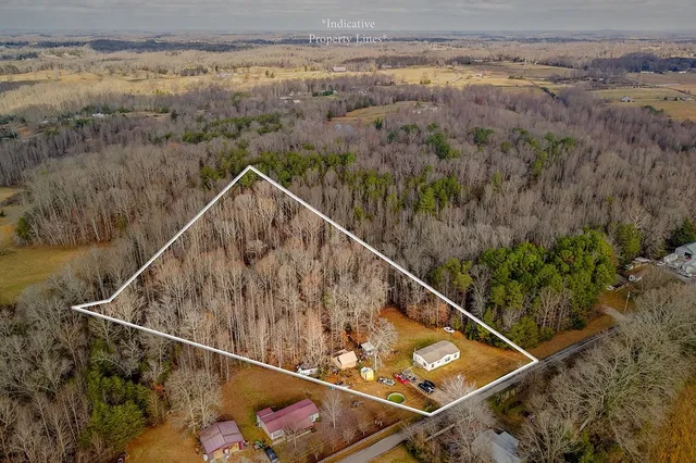$225,000 | 582 Doug Luna Road, Walling, TN 38587