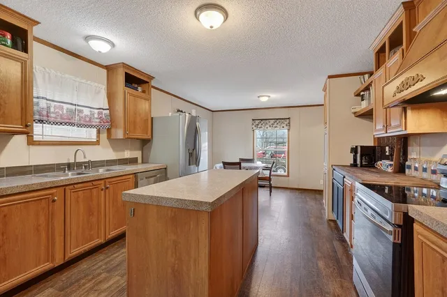 $225,000 | 582 Doug Luna Road, Walling, TN 38587