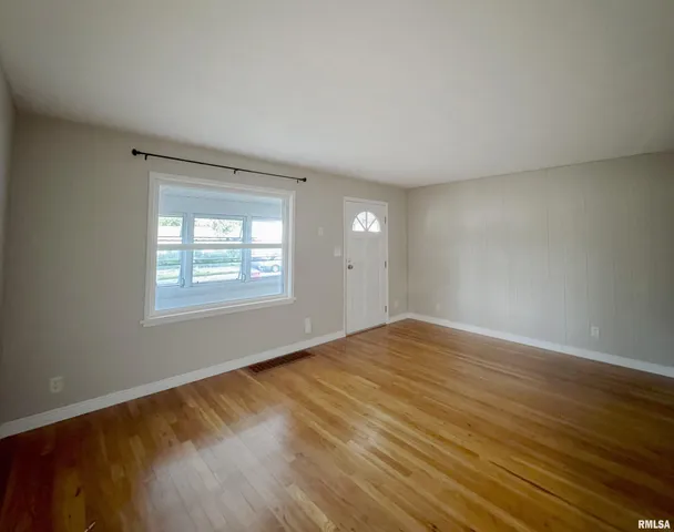 $209,000 | 5022 North Belmont Place, Peoria Heights, IL 61616